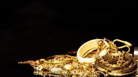 Jaka próba złota jest najlepsza w biżuterii?